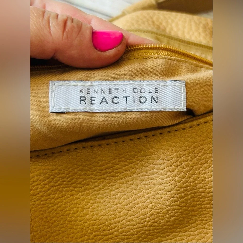 Kenneth Cole Reaction Women’s Tan Logo Zipper One Strap Shoulder Bag
